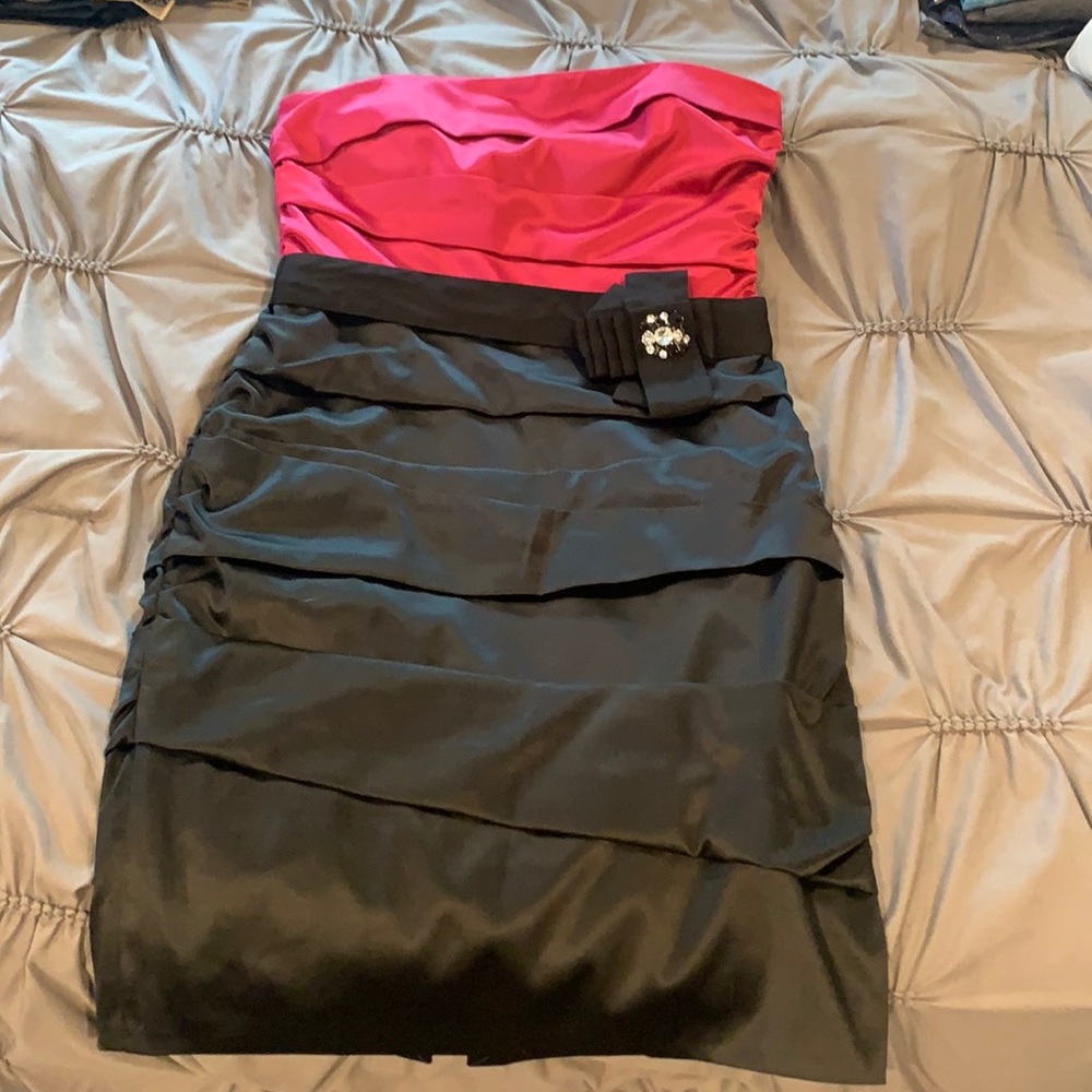 WHBM Size 12 Strapless Cocktail Dress in Berry Pink and Black